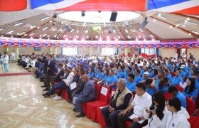 Ардчилсан нам баруун хязгаарт чуулж байна