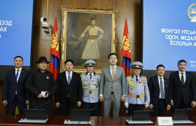 Чингэлтэй дүүргээс төрийн дээд одон медальтнууд төрлөө