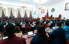 Парламент Ерөнхий сайдад итгэл хүлээлгэсэнгүй