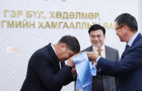 Гэр бүл, хөдөлмөр, нийгмийн хамгааллын сайд Т.Аубакир үүрэгт ажлаа хүлээн авлаа