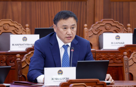 Улаанбурхан өвчний өнөөгийн нөхцөл байдалтай холбоотойгоор Эрүүл мэндийн сайд Ж.Чинбүрэн ХӨСҮТ-д ажиллаа