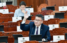 Б.Жавхлан: Төсвийн зардлыг 1,370 их наяд төгрөг хэмнэхээр хуульчлан баталлаа