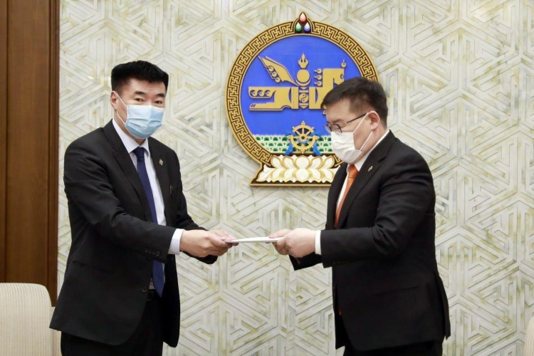 Монгол Улсад улс төрийн нам үүсэн байгуулагдсаны 100 жилийн ойг тэмдэглэх тухай тогтоолын төсөл өргөн барив
