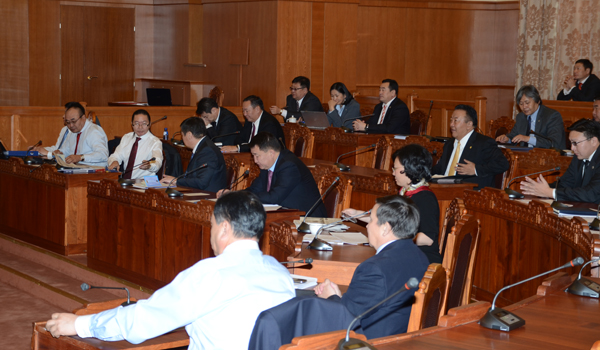 Монгол Улсын 2013 оны Төсвийн тухай хууль батлагдлаа