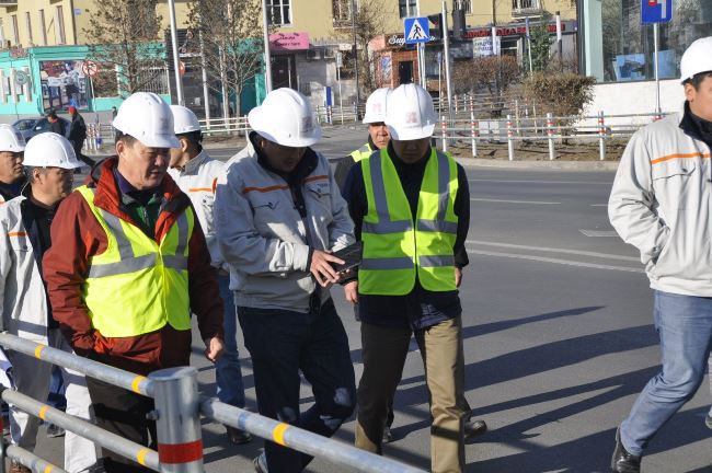 Монголчууд ажил үйлсээрээ бахархах хэрэгтэй