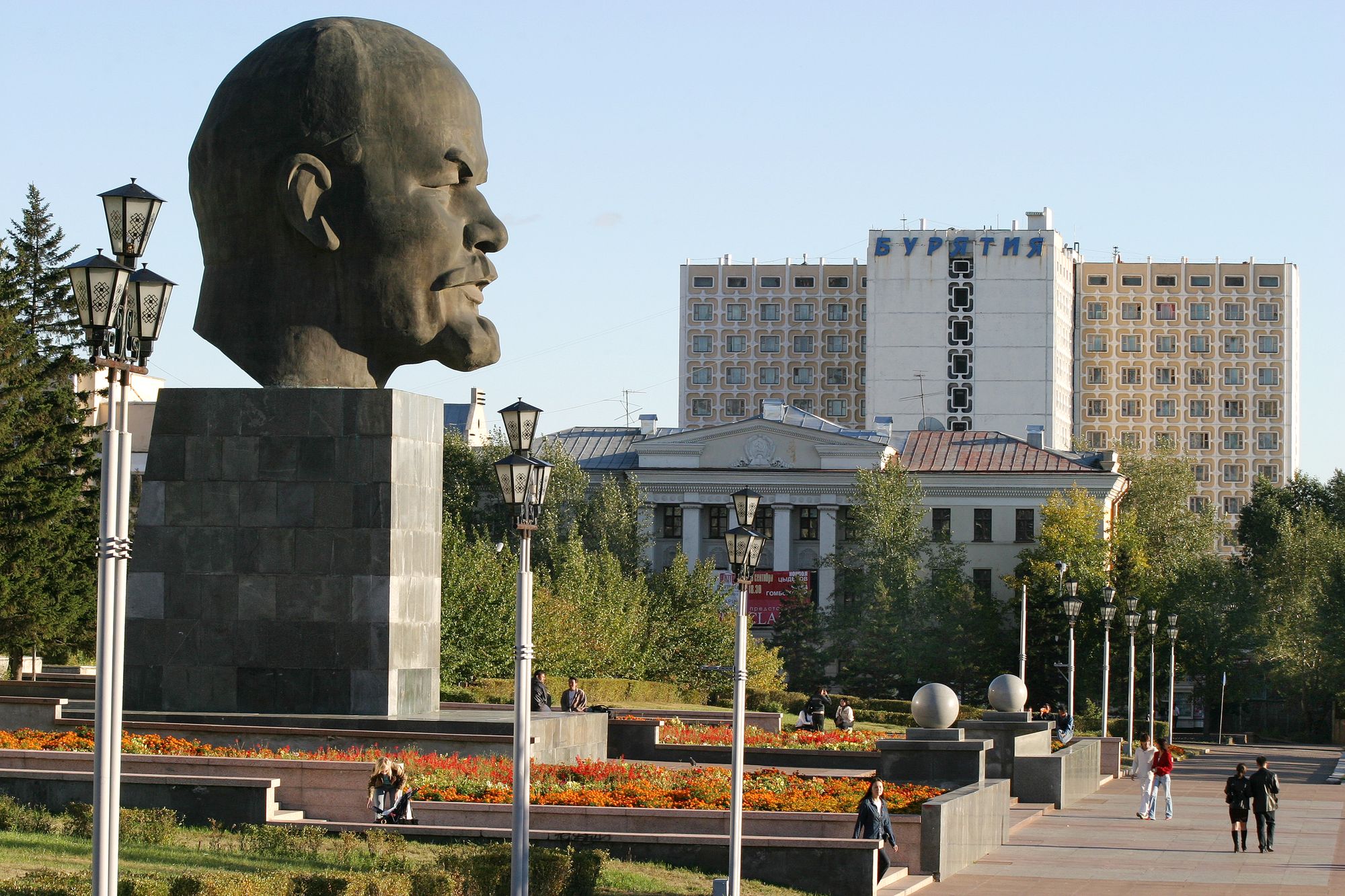 Монголчуудын ачаар Буриадын худалдааны салбар эрс өсөв