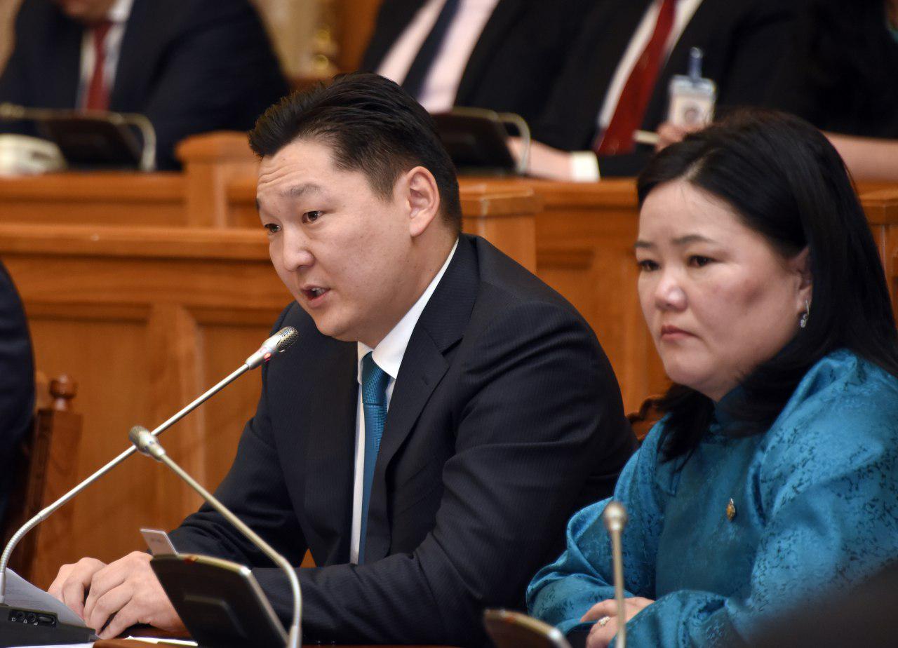 Улсын Их Хурлын гишүүдээс Монгол Улсын Ерөнхий сайдад тавьсан асуулгын хариуг сонсов
