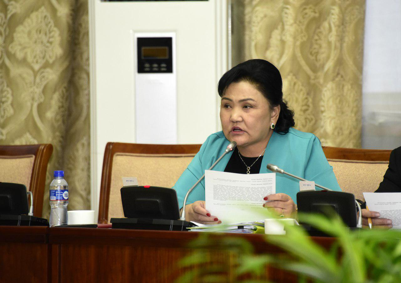 Монгол Улсын 2019 оны төсвийн тухай хуулийн төслүүдийн гурав дахь хэлэлцүүлгийг хийв