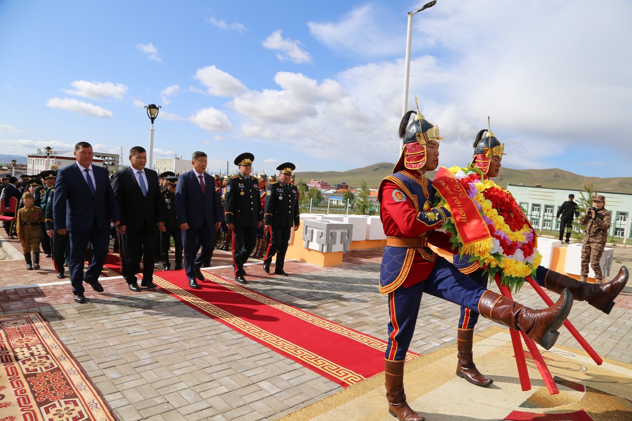 Батлан хамгаалах бодлого зорилт, Зэвсэгт хүчний үйл ажиллагааг Төв аймагт сурталчлав