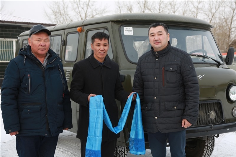 Бугант тосгоны Эрүүл мэндийн төв УАЗ пургон маркын автомашинтай боллоо