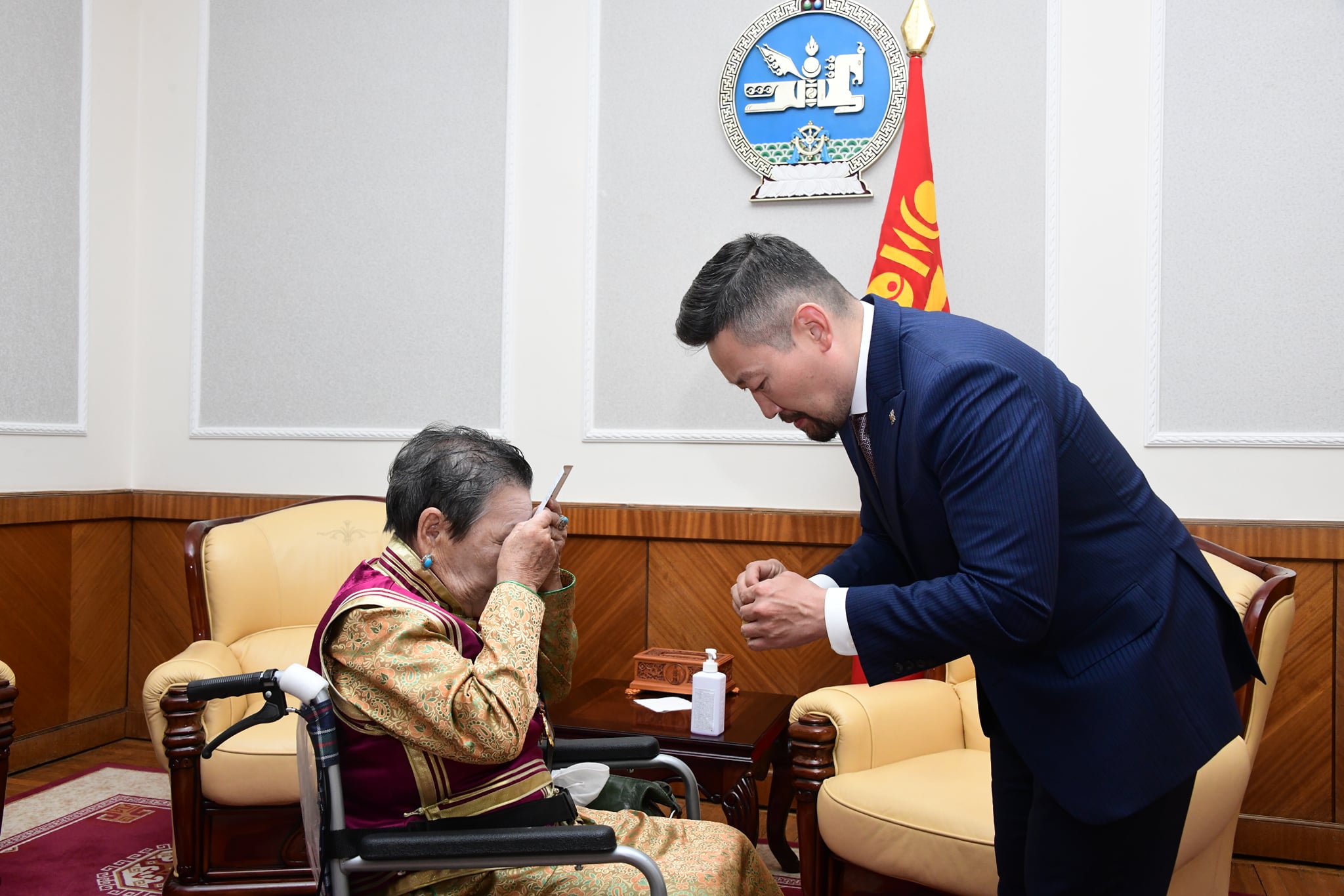 Цагдаагийн газар, Онцгой байдлын хэлтэс, Цэргийн штабын албан хаагчдын шагналыг гардуулан өглөө