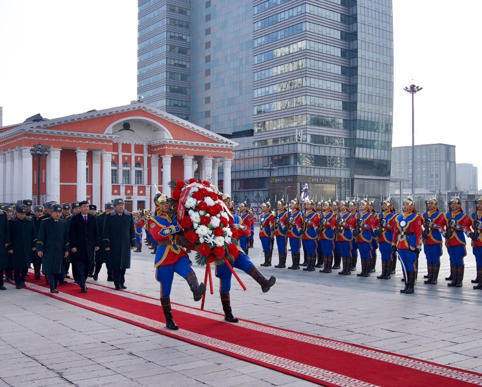 МОНГОЛ ЦЭРГИЙН СУУ АЛДАР МӨНХӨД БАДРАГ