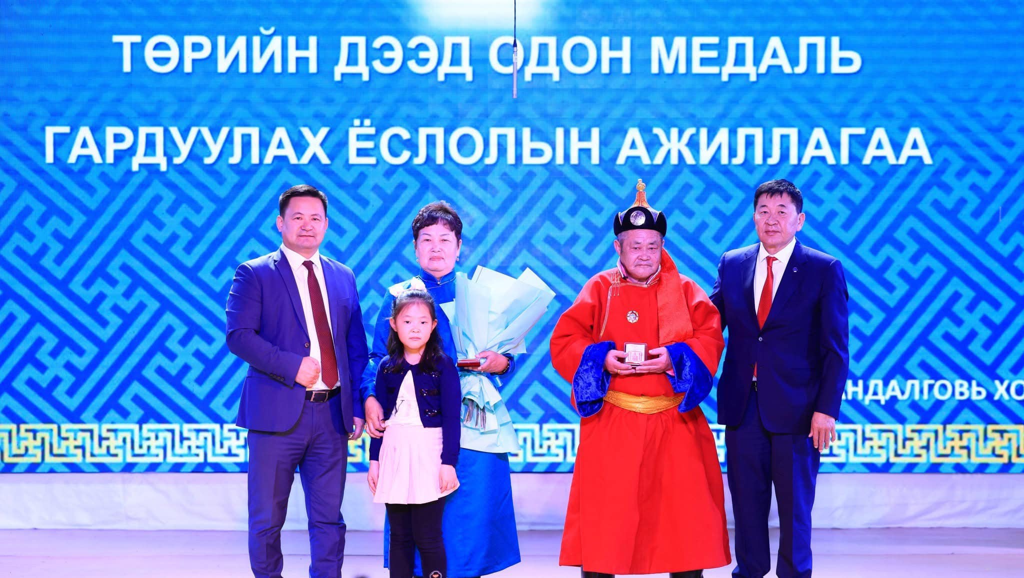 Тойргийн иргэдтэйгээ уулзлаа
