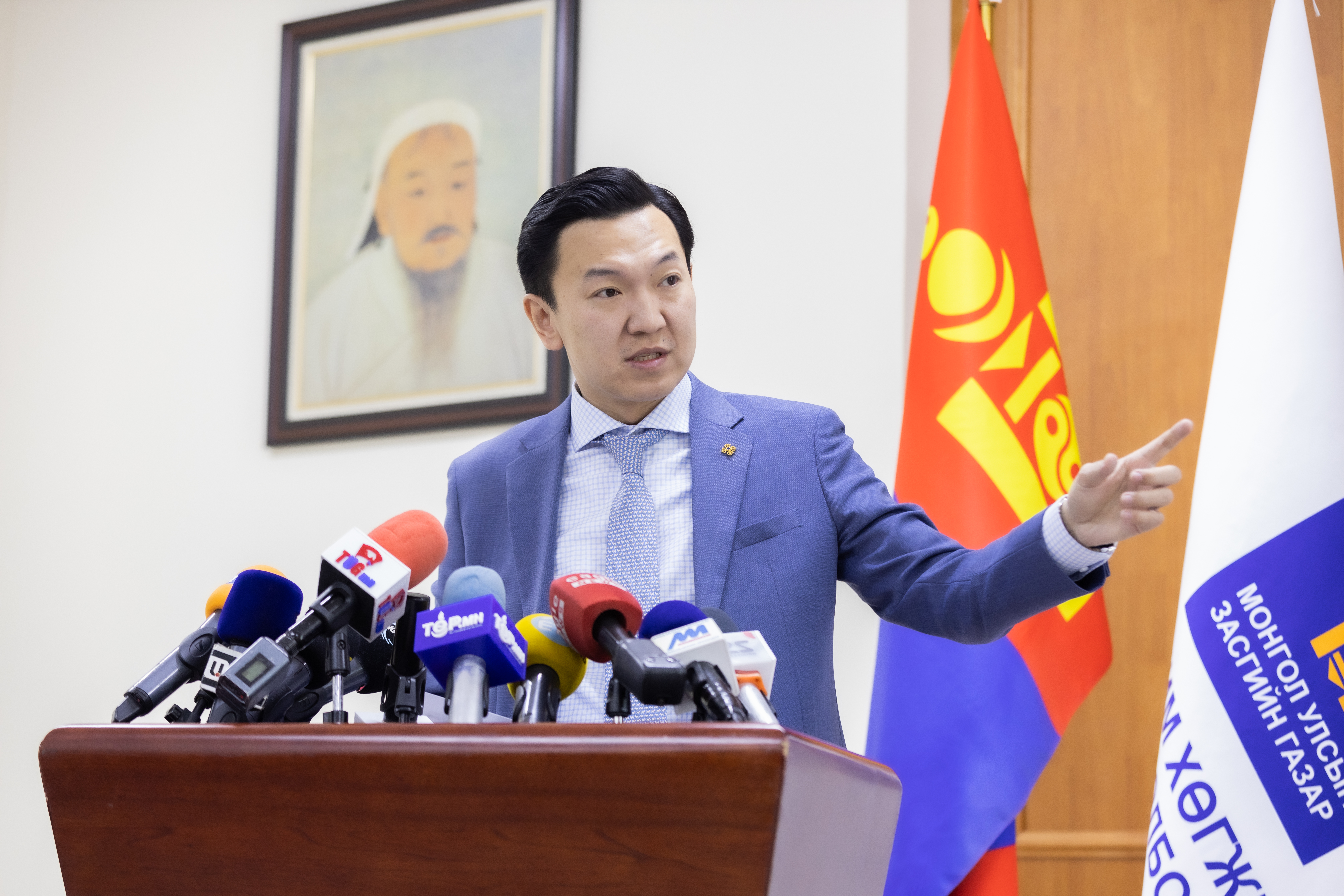 Ураны асуудлаар иргэний мэдэх эрхийг хангах, эргэлзээг тайлах багц шийдвэр гаргалаа
