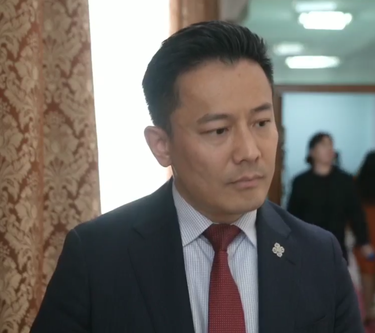 О.Батнайрамдал: Улсын хөгжлийн төлөвлөгөө, төсвийн гол бодлогын асуудлууд ЗГ-ын сэдэвт дарагдаж байгаа нь харамсалтай