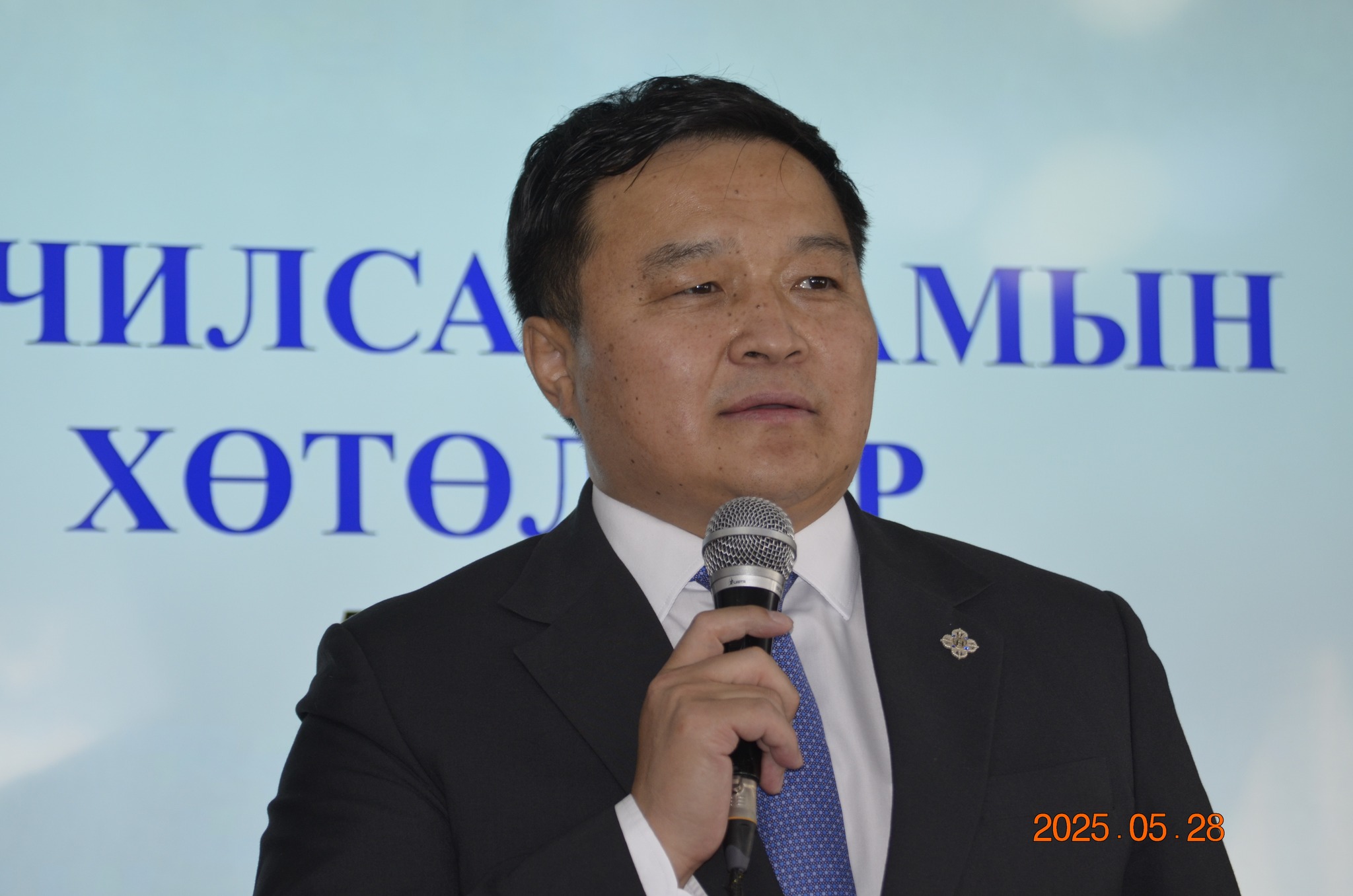Дундговь аймгийн намын гишүүдтэй уулзаж, үндсэн дүрмийн хэлэлцүүлэгт оролцлоо