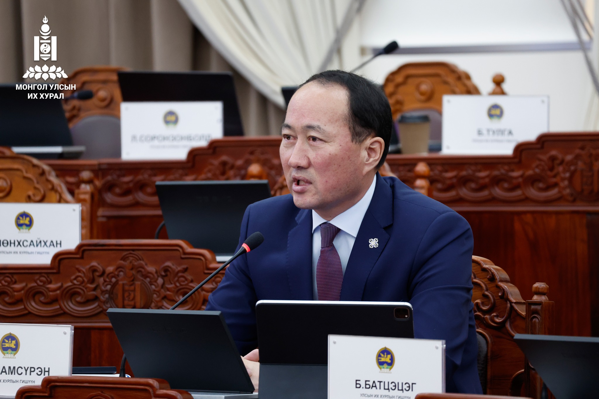 М.Бадамсүрэн: Хүүхдийг хичээлээс гадуур хөгжүүлэхэд Төр эцэг, эхчүүдтэй хамтарч ажиллах зохицуулалтыг хуулиар баталгаажуулна